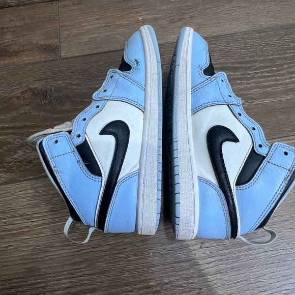Kids Nike Air Jordan 1 mid Carolina Blue/Black - Picture 6 of 8